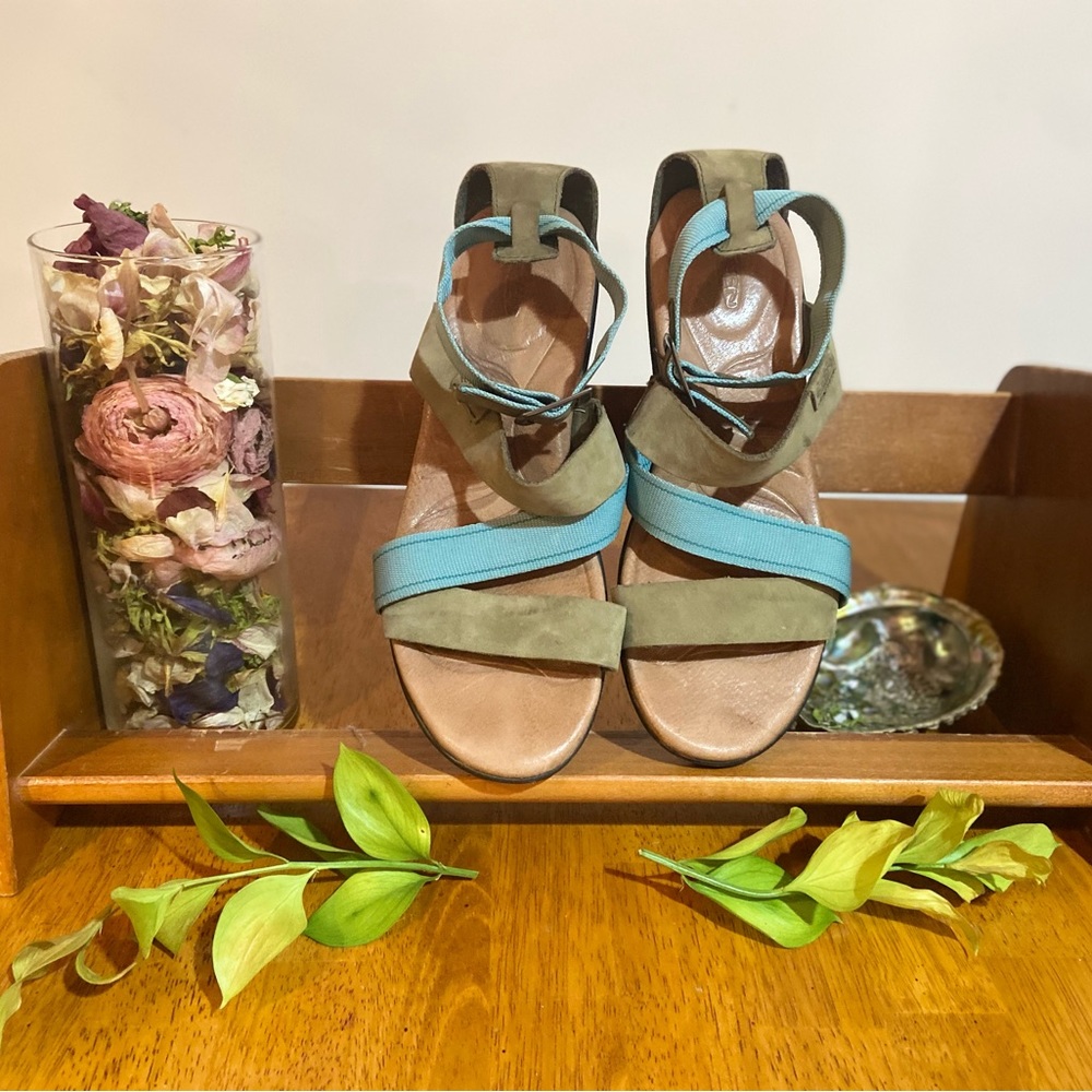 Keen Skyline Ankle Wedge Sandals, Women’s 9 in Mineral blue